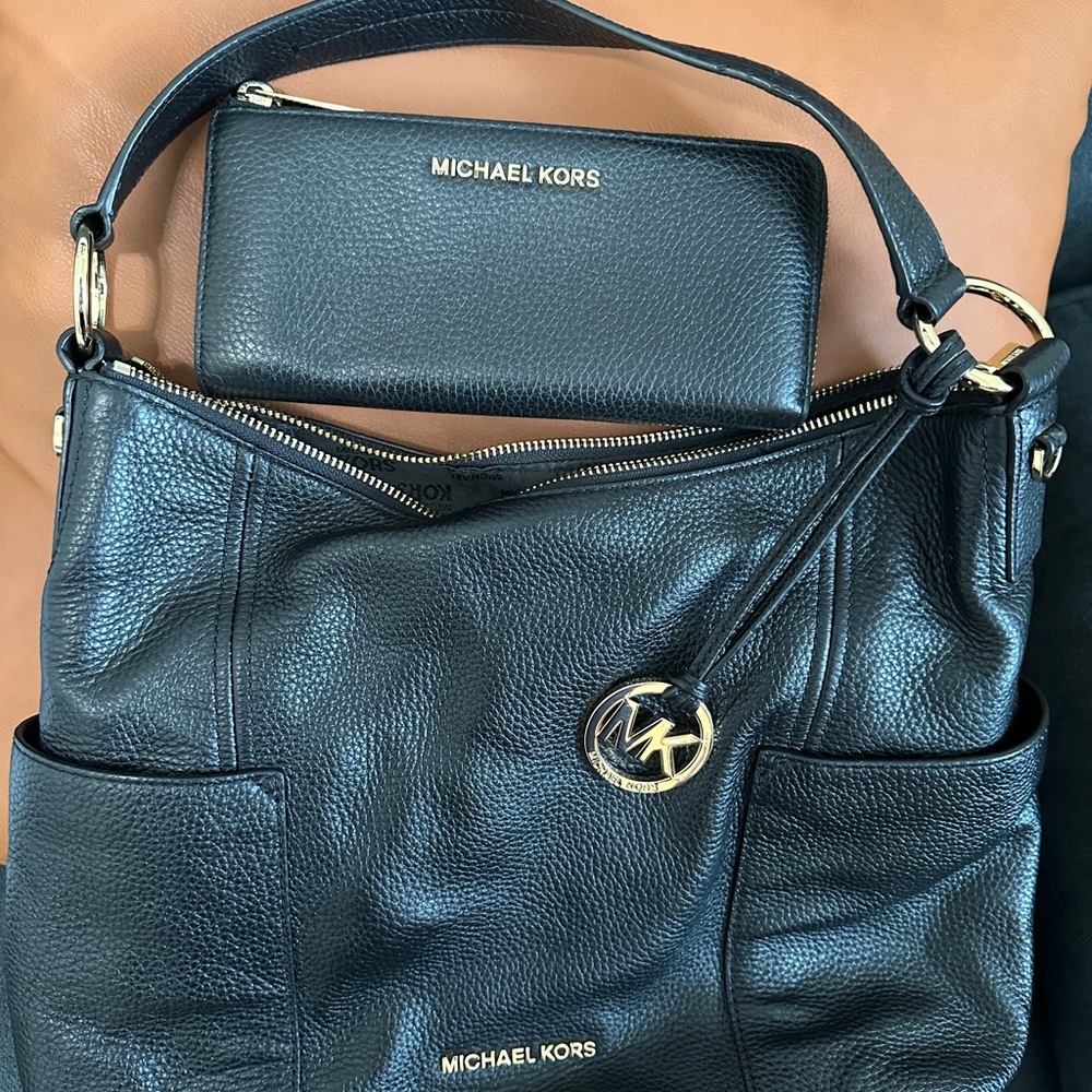 Michael Kors Black Leather Women's Bag and Wallet Set